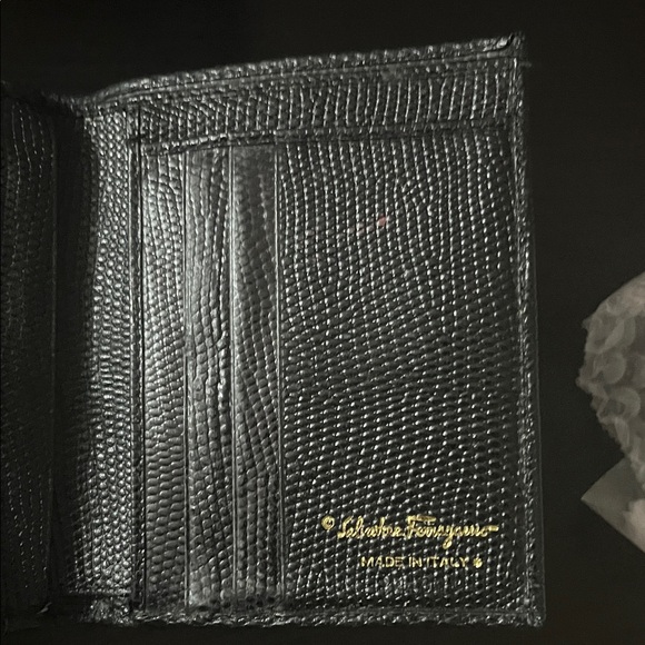 Salvatore Ferragamo bilfold wallet - Picture 5 of 7